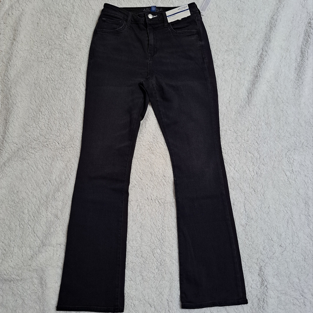 NWT High-Rise Bootcut Jeans Size 9